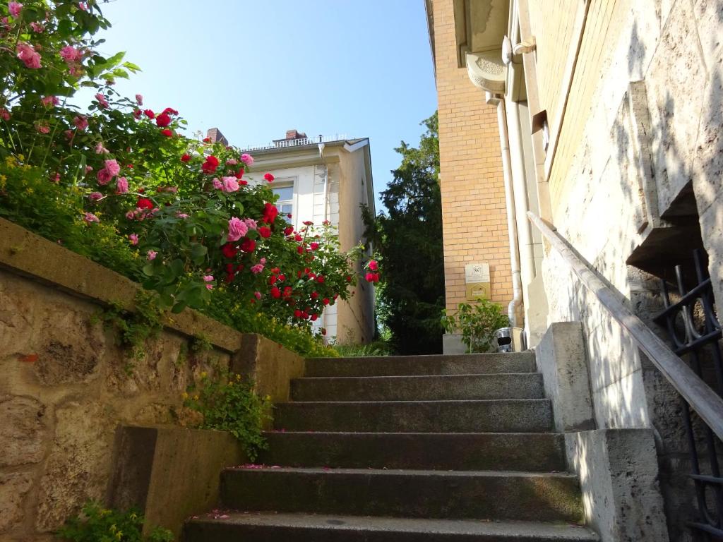 Φωτογραφία από το άλμπουμ του Hummel Hostel - Historische Stadtvilla mit Garten στη Βαϊμάρη
