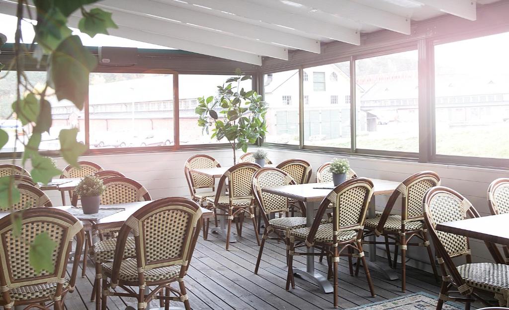 Restaurace v ubytování Kvibergs Vandrarhem - Hostel