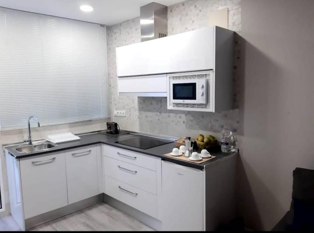 Domus Deorum- a 200 m del Teatro Romano - 2