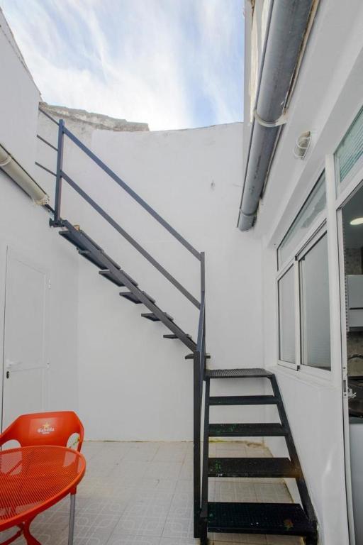 Domus Deorum- a 200 m del Teatro Romano - 9