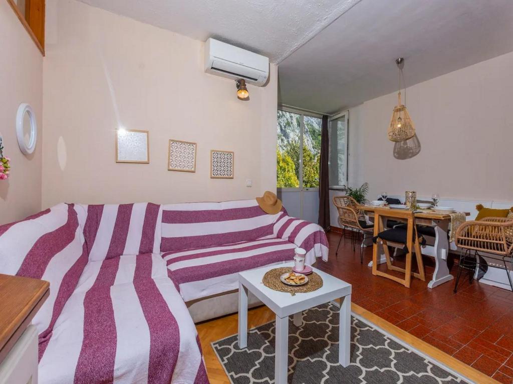 Posedenie v ubytovaní Beachfront penthouse Boho