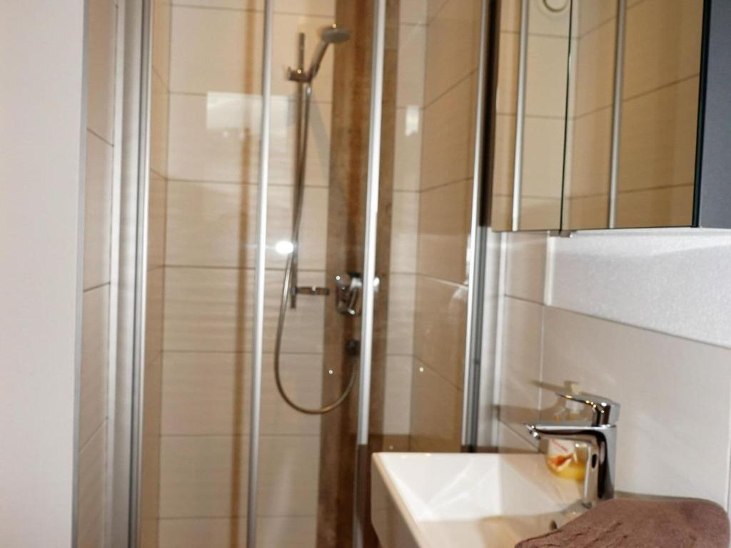 Kúpeľňa v ubytovaní Large holiday flat in Kaltenbach near the ski area
