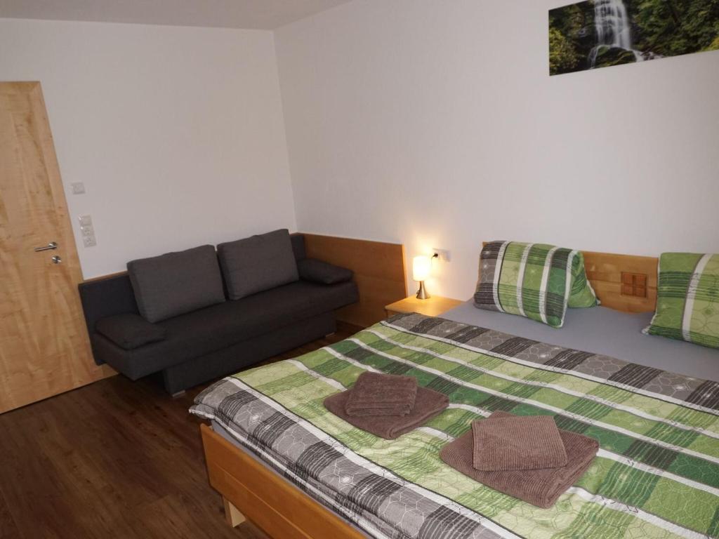 Posteľ alebo postele v izbe v ubytovaní Large holiday flat in Kaltenbach near the ski area