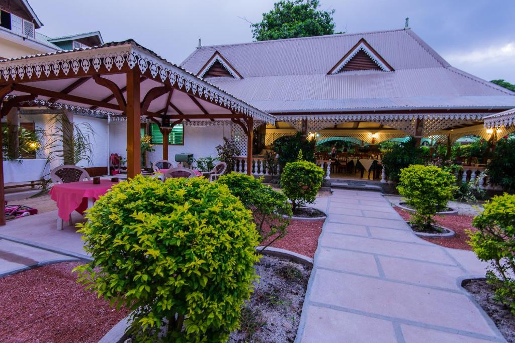 Zahrada ubytování Zerof Guest House