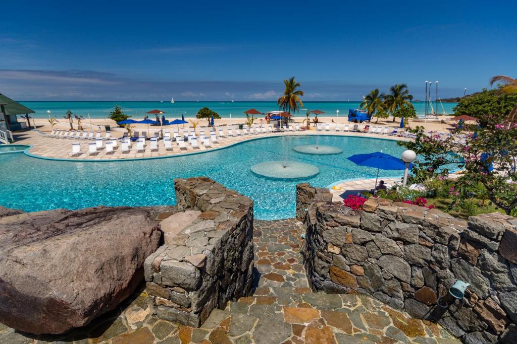Bazén v ubytování Jolly Beach Antigua - All Inclusive nebo v jeho okolí