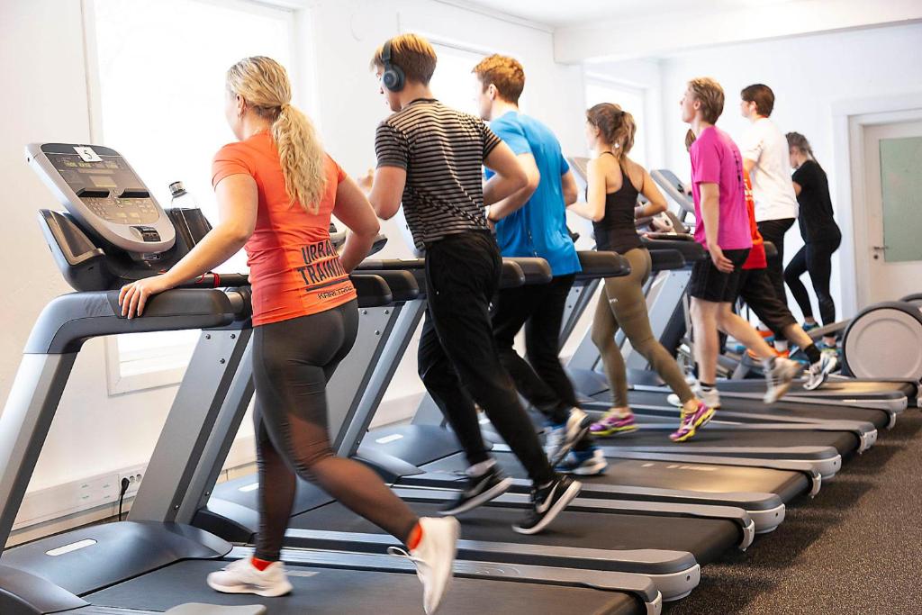 Fitness centrum a/nebo fitness zařízení v ubytování Førde Sommarhotell