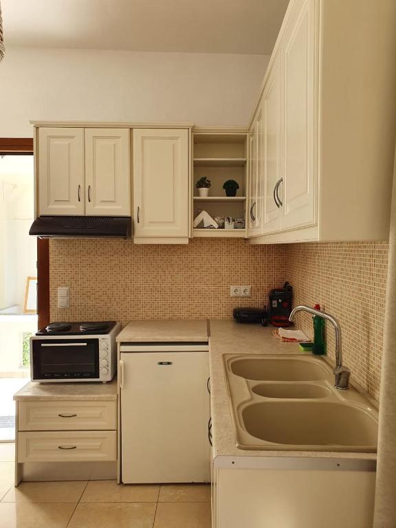 MEVI Apartments - One-Bedroom Apartment