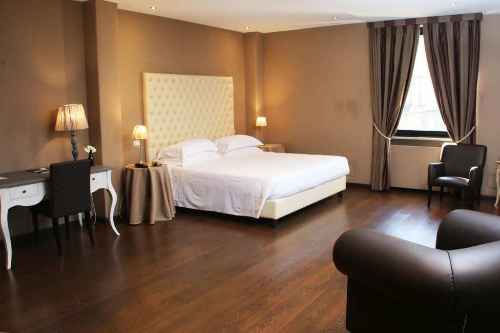 TH Roma - Carpegna Palace - 