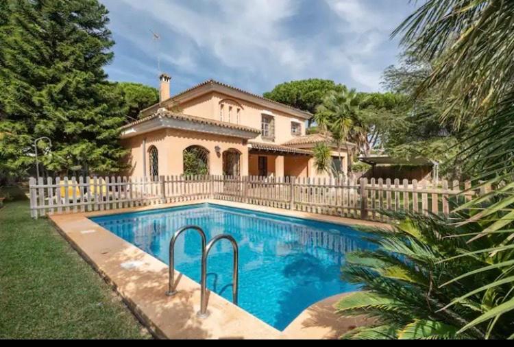 PRECIOSO CHALET EN ROCHE CONIL PLAYA y GOLF, Roche (updated prices 2024)