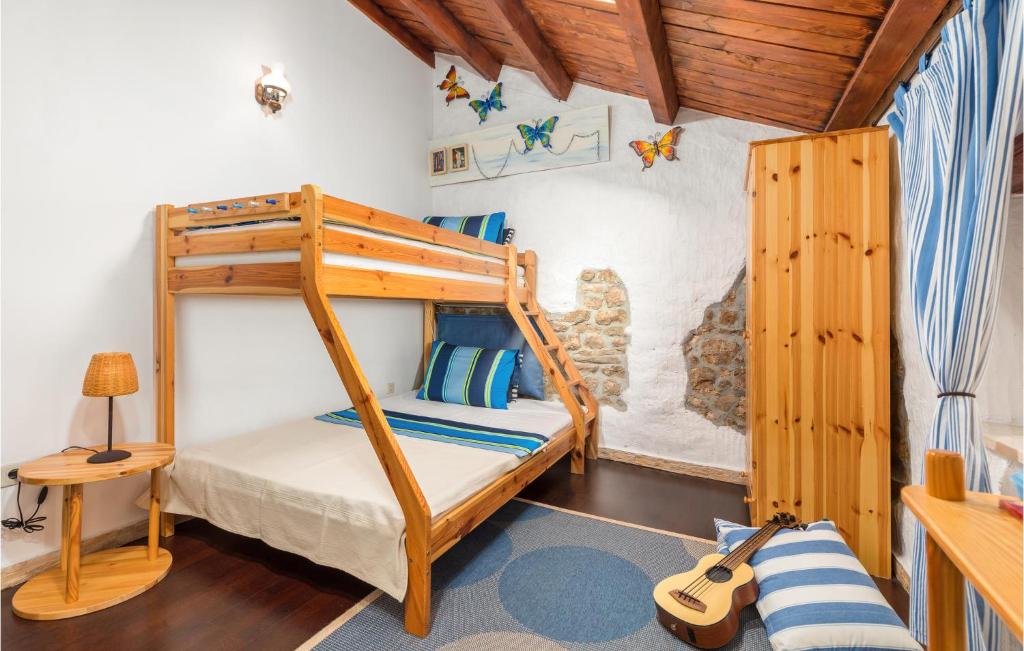 Posteľ alebo postele v izbe v ubytovaní Beautiful Home In Bale With Kitchen