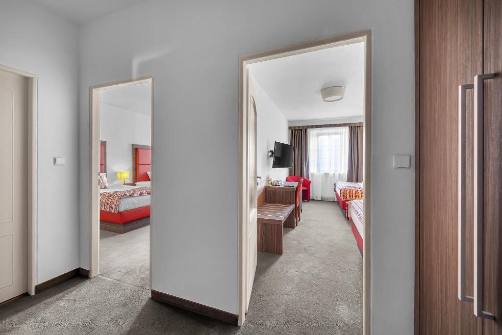 Hotel Nelly Kellys - 13