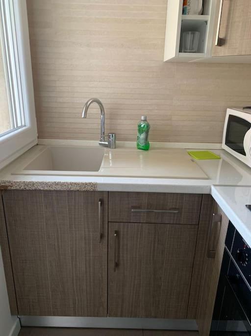 Kuchyňa alebo kuchynka v ubytovaní Cozy 1-room Studio in Giambellino