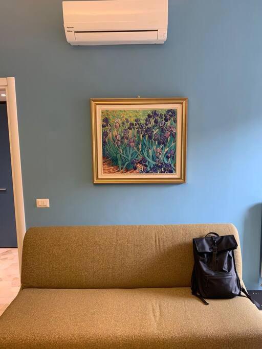 Posedenie v ubytovaní Cozy 1-room Studio in Giambellino