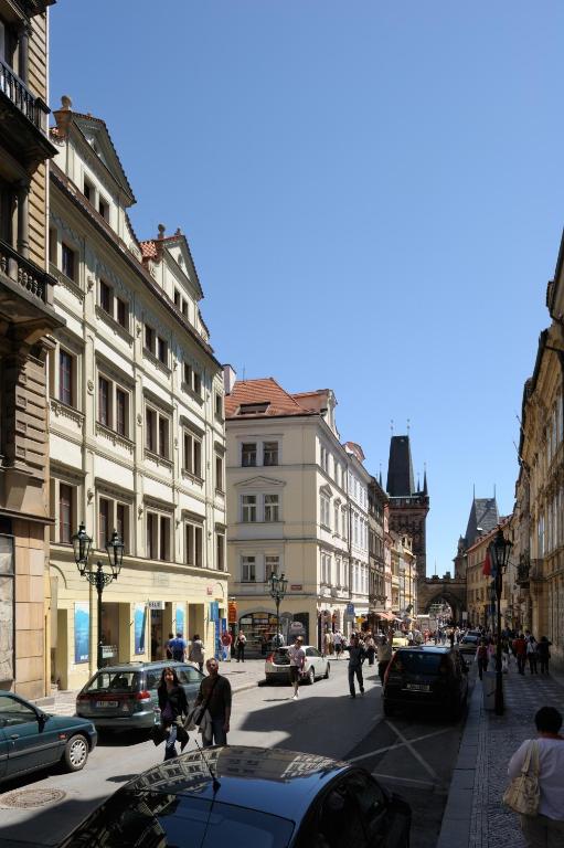 The Charles - Resim 20