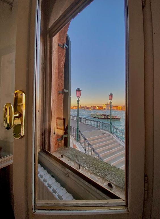 A general sea view or a sea view taken from Az apartmant