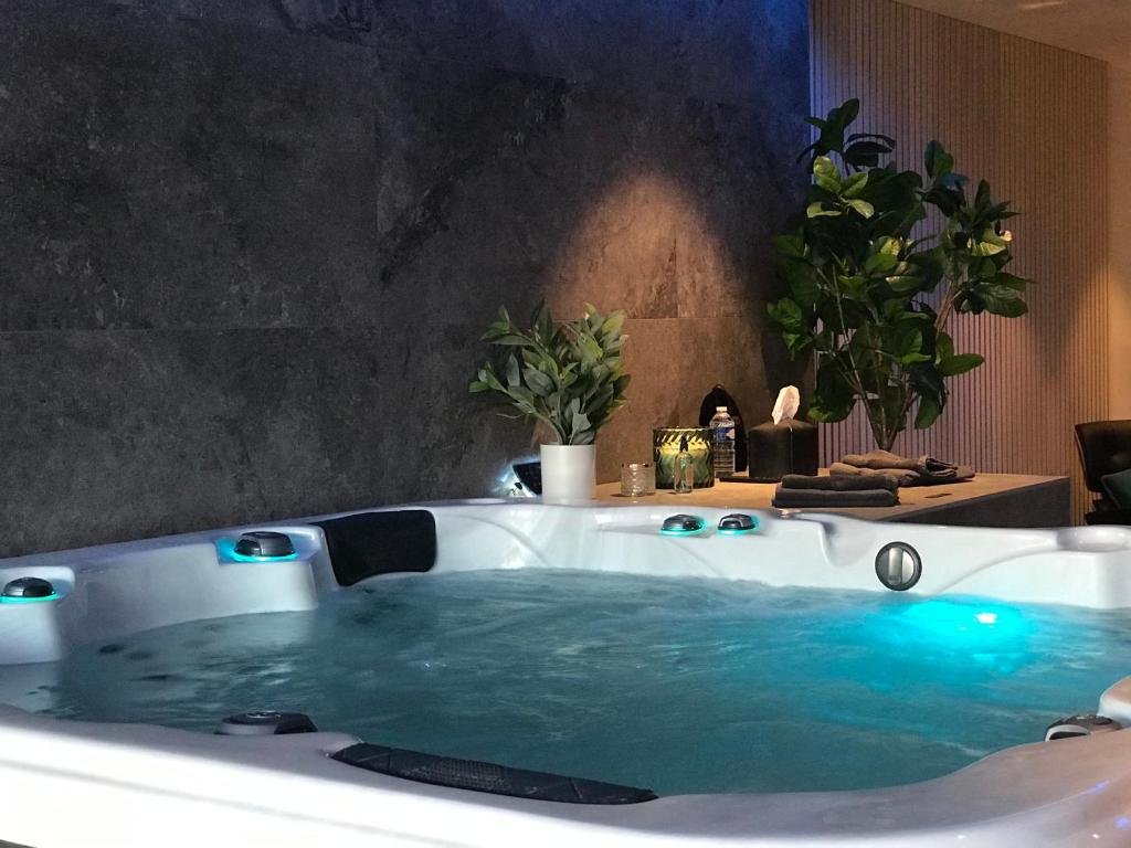 Zdjęcie z galerii obiektu L’ODYSSÉE SPA w mieście Seclin