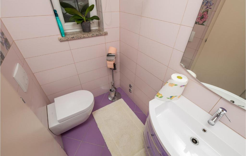 Kúpeľňa v ubytovaní 4 Bedroom Cozy Home In Matulji