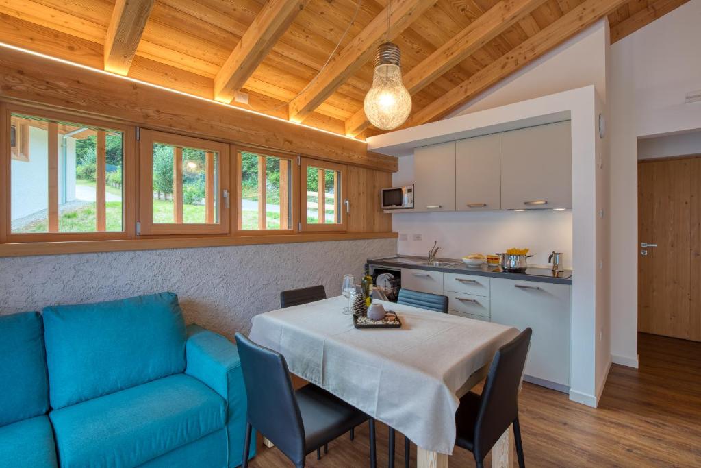 A kitchen or kitchenette at VILLAGGIO VAL MOLINI
