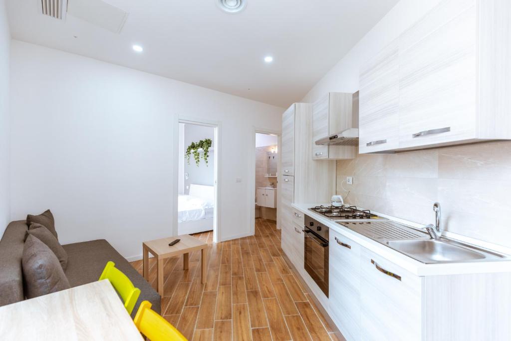 Central House - Apartments in Naples - Resim 13