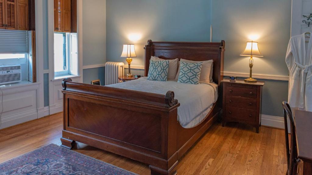 William Henry Miller Inn - Deluxe Queen Room
