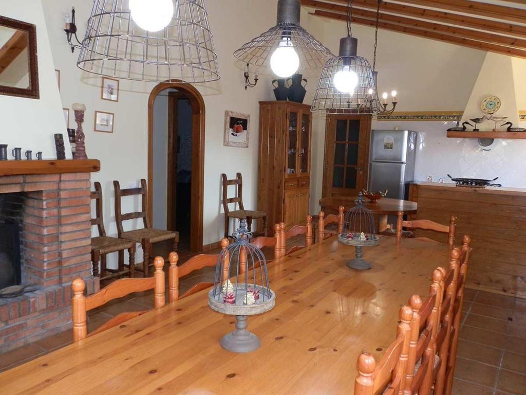 Posedenie v ubytovaní Casa con Piscina Privada, Cerca del Mar, WiFi Gratis, Aire Opcional, Mascotas y Playa para Perros - ES-184-10
