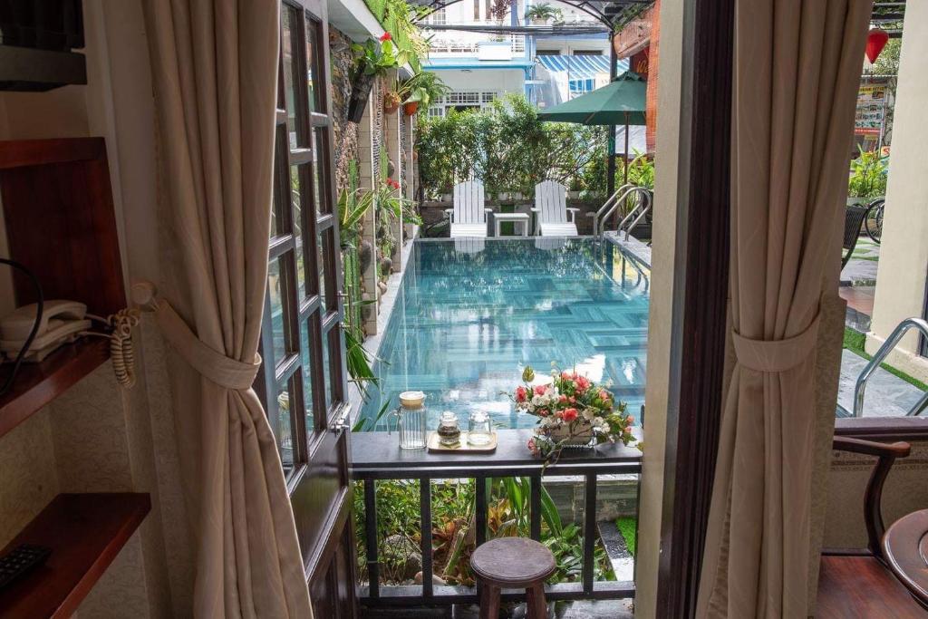Bazén v ubytování Hoi An Ngo Homestay nebo v jeho okolí