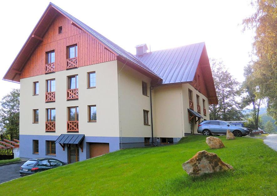 Budova, kde se apartmán nachází