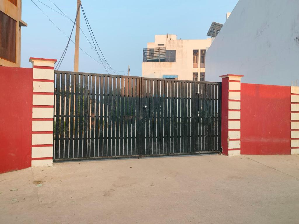 Fotografie z fotogalerie ubytování Hotel Dev Inn Ayodhya v destinaci Ayodhya