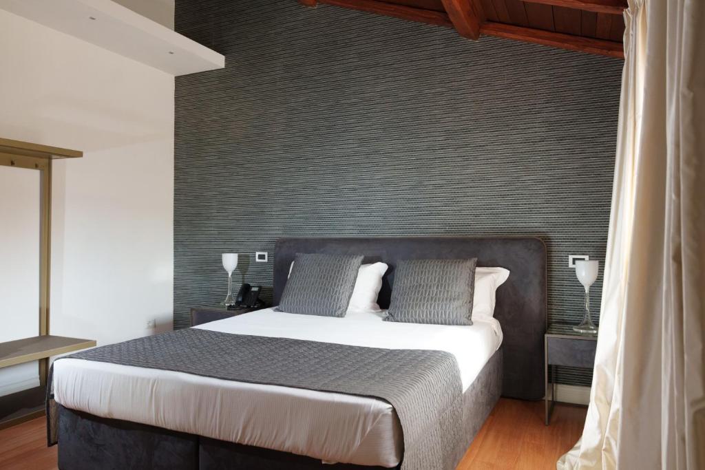 The Place 217 - Resim 30