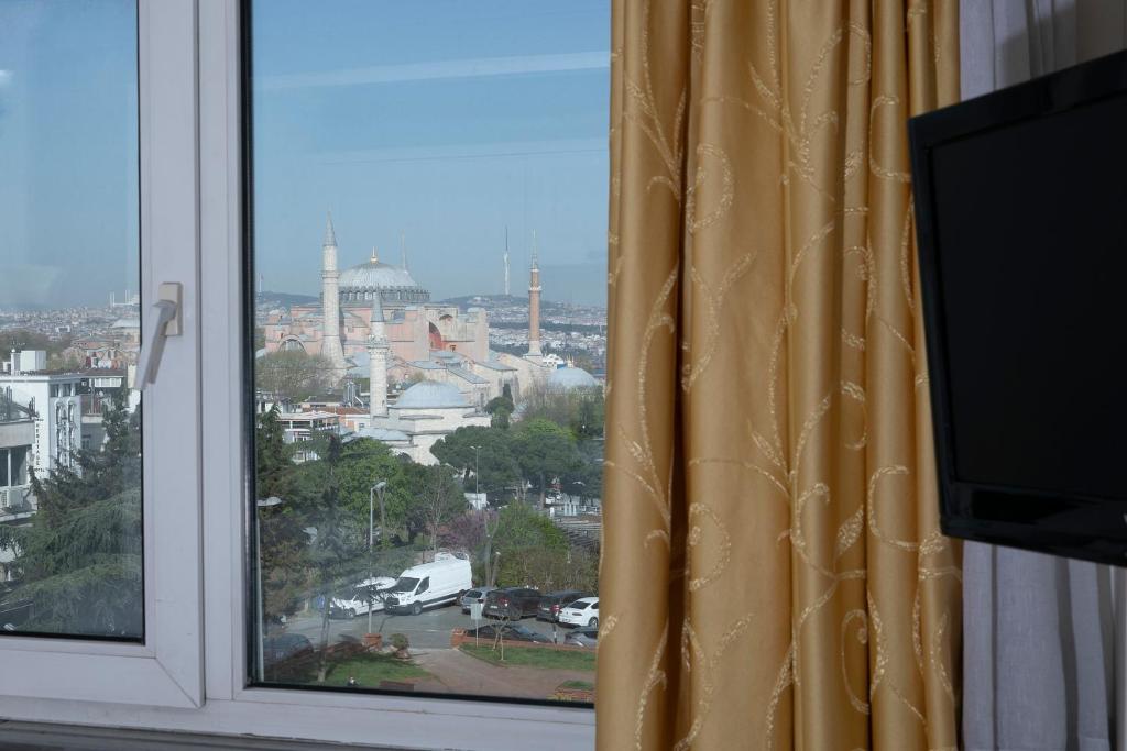 Hali Hotel - Single Room With Sea View