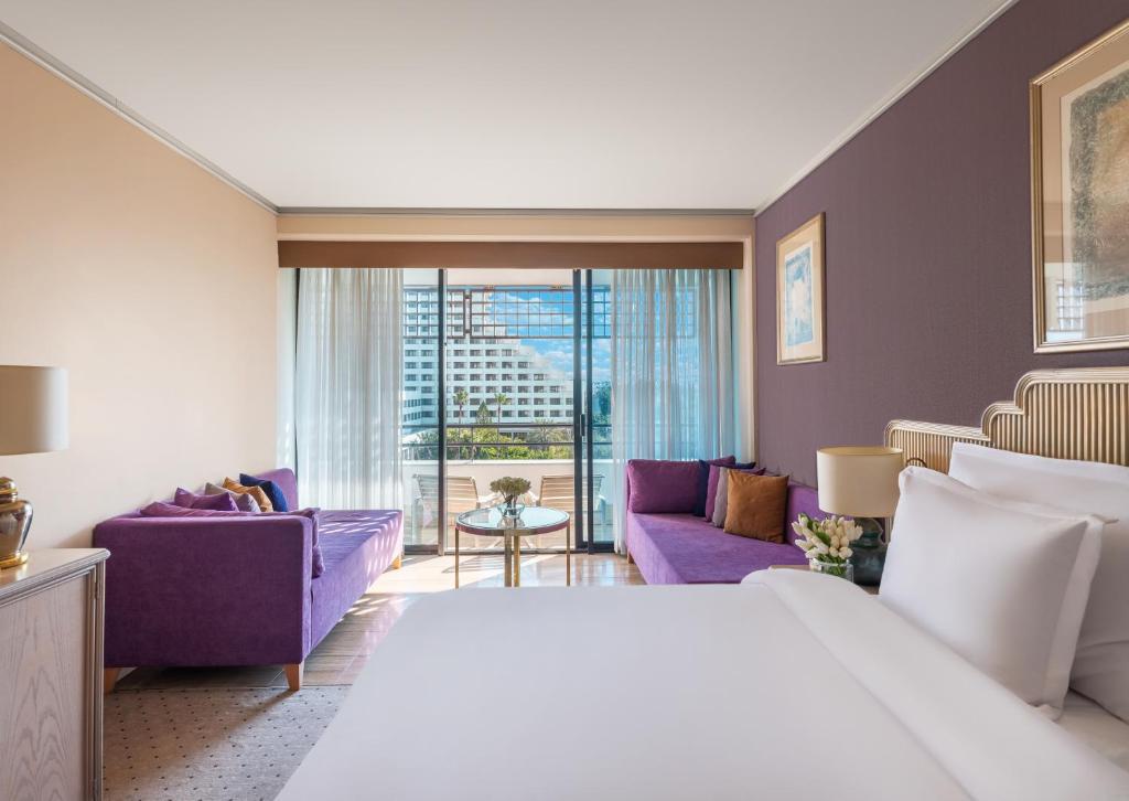 Rixos Downtown Antalya - The Land Of Legends Access - Comfort Double Room Con Dos Camas De Sofá Y Vista Al Mar
