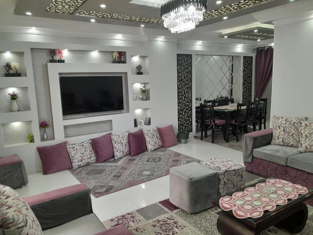 Гостиная зона в luxury apartment شقه فخمه بالاسكندرية