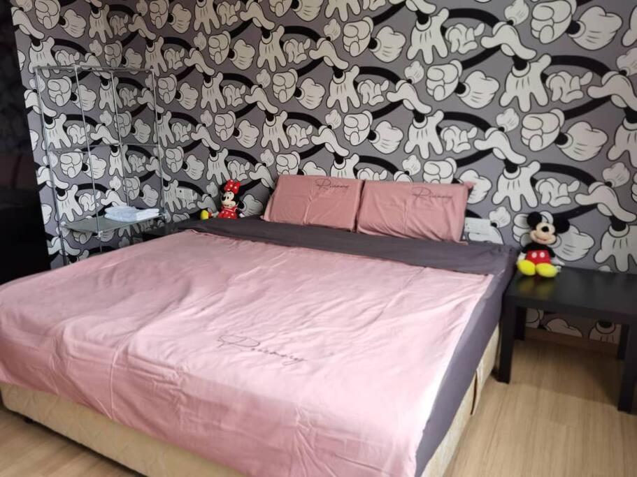 JW 118 Tree Premier Luxury Suite Gurney - Housity