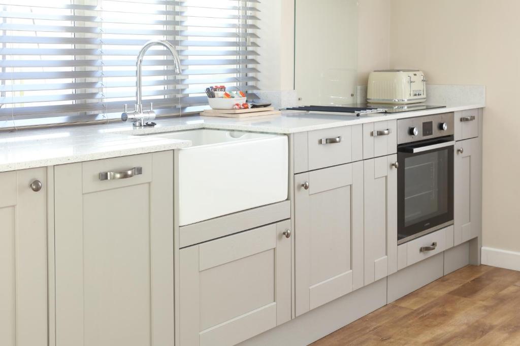 Broom Hall Inn - One-Bedroom Cottage