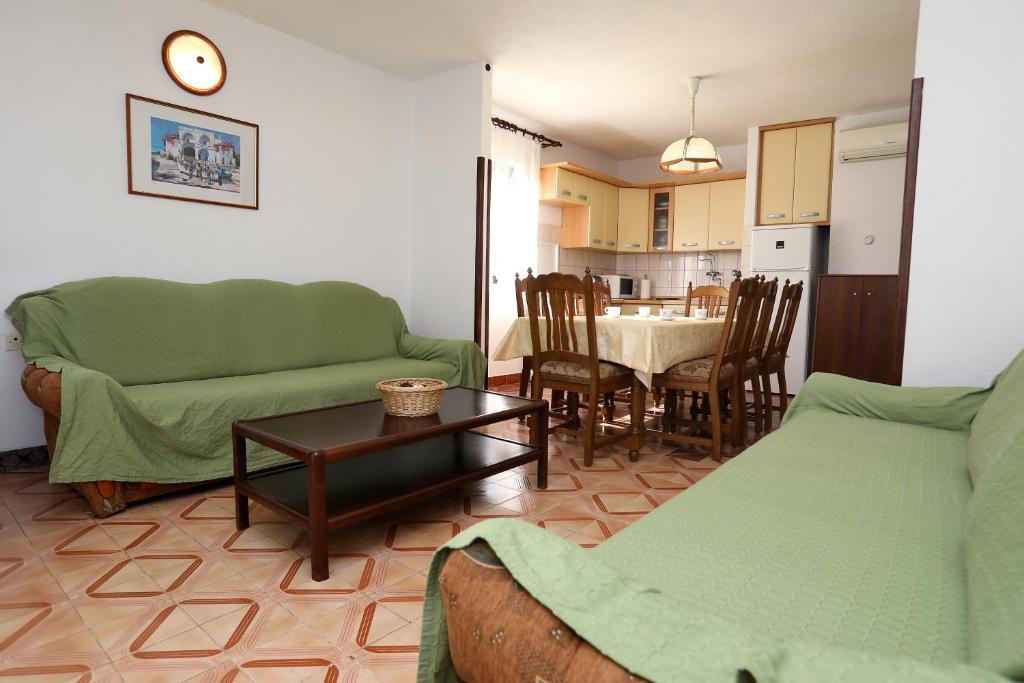 Posedenie v ubytovaní Apartman Karaga
