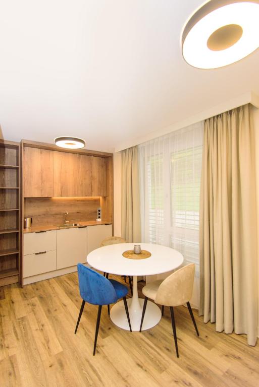 Hotel TwentyFour Living - Family Double Room
