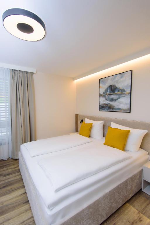Hotel TwentyFour Living - Standard Double Room