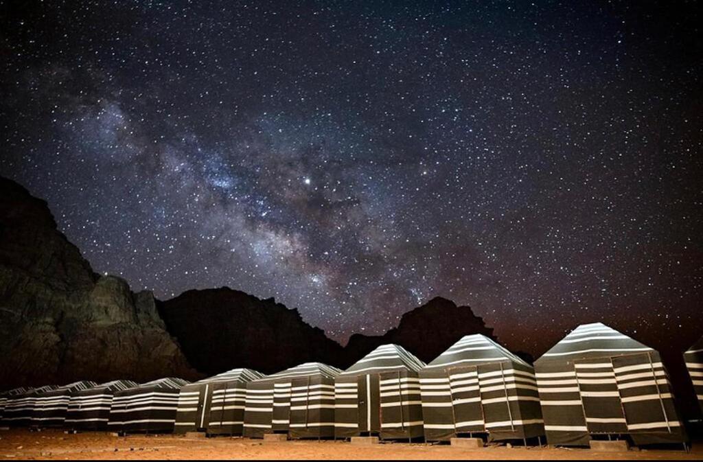 Luxury tent Wadi Rum Bedouin Camp and Desert Tours, Jordan - Booking.com