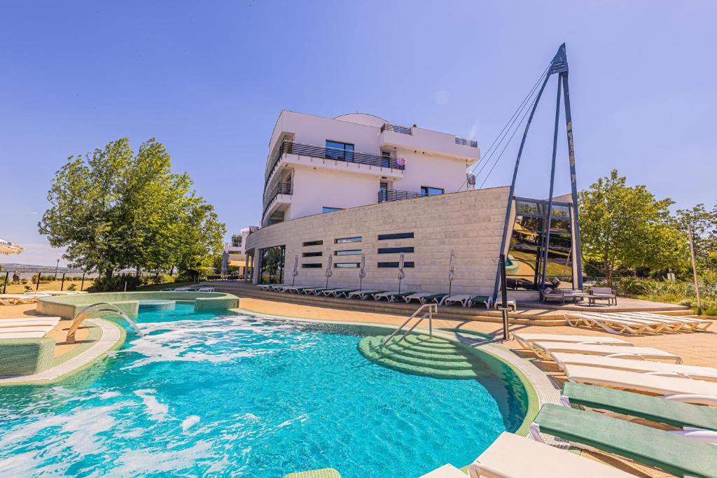 Bazén v ubytování Vital Hotel Nautis nebo v jeho okolí