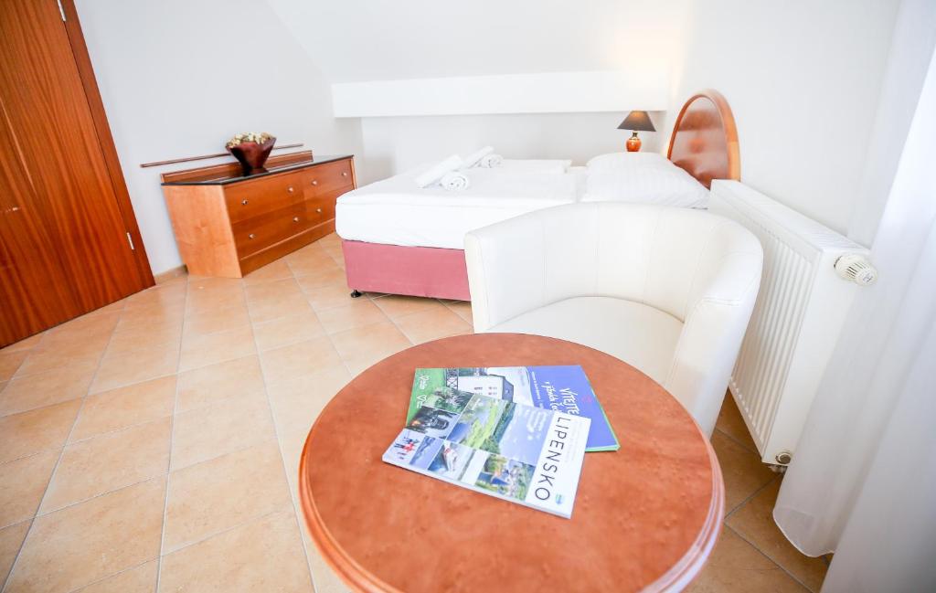 Letto o letti in una camera di Hotel Barborka