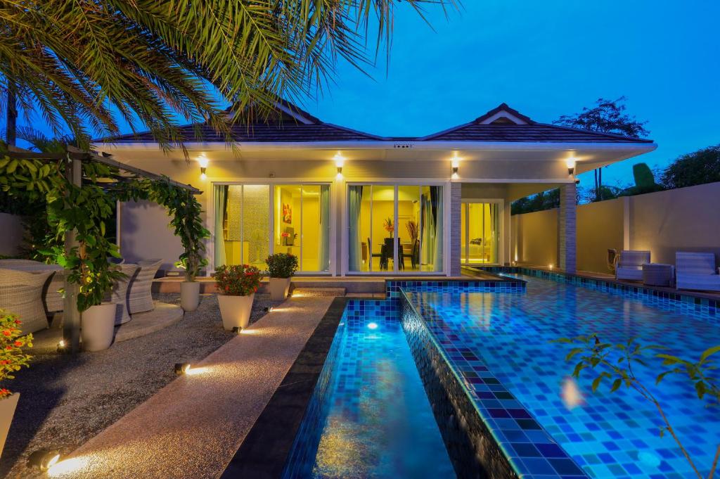 Πισίνα στο ή κοντά στο 3 Bedroom Platinum Pool Villa Smooth as Silk