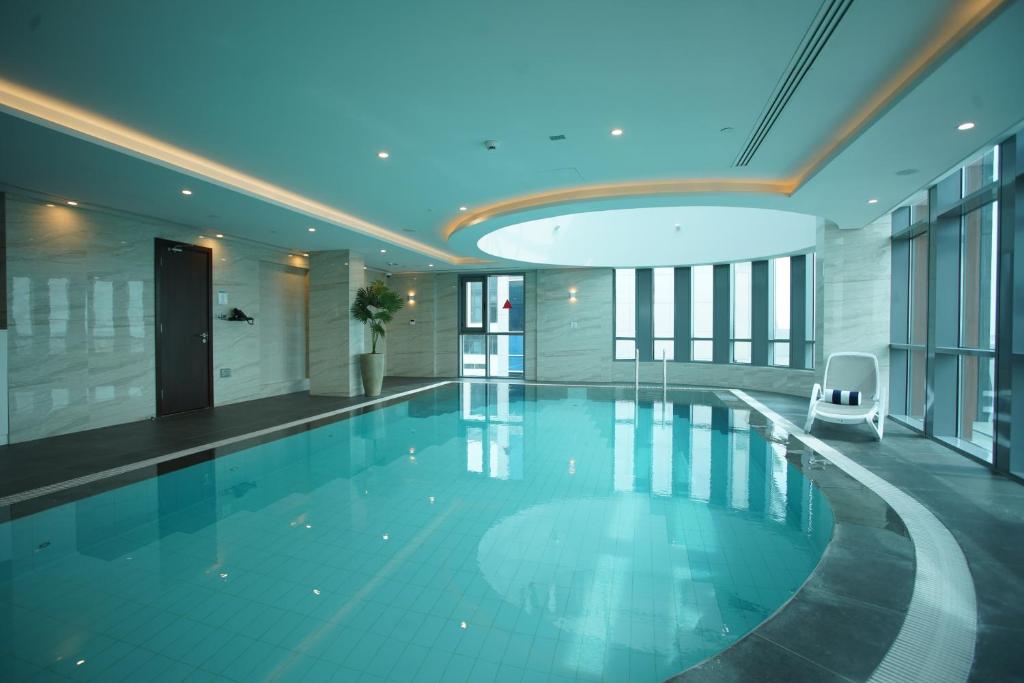Bazén v ubytování C - Hotel and Suites Doha nebo v jeho okolí