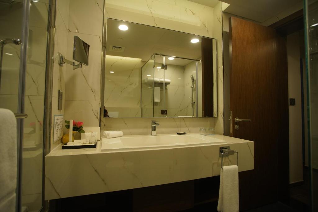 Koupelna v ubytování C - Hotel and Suites Doha