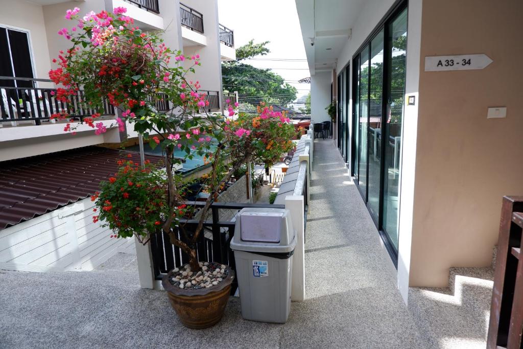 Kata Beachwalk Hotel and Bungalows - Resim 10