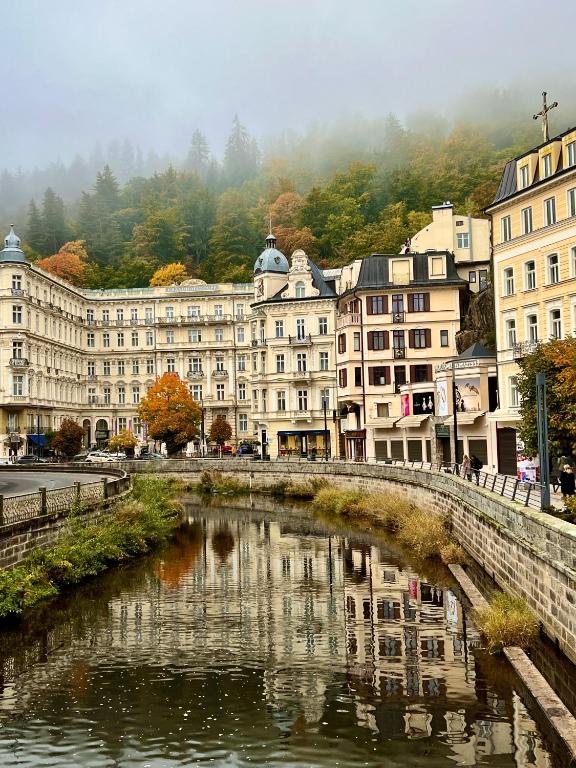 Zlatý Sloup - Resim 1