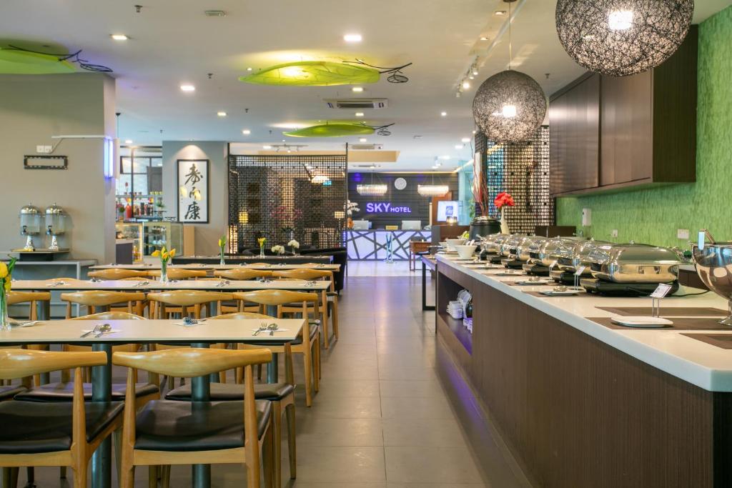 Restaurace v ubytování Sky Hotel