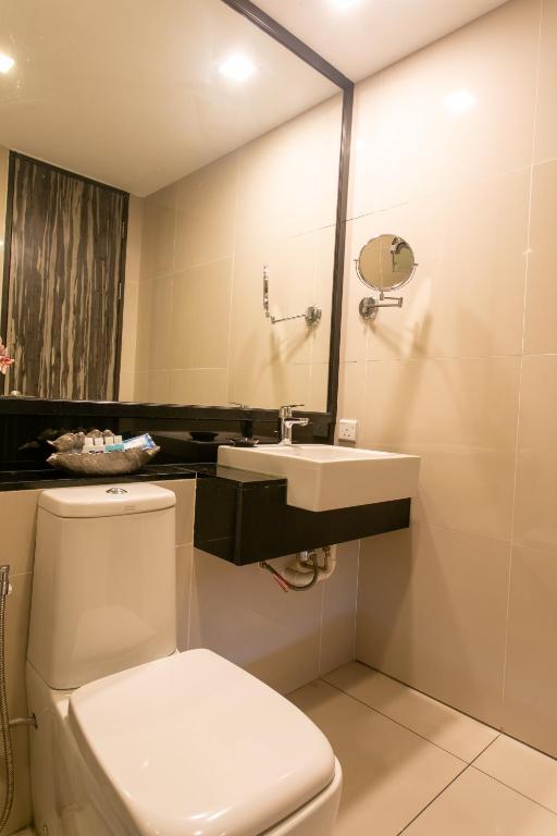 Koupelna v ubytování Sky Hotel