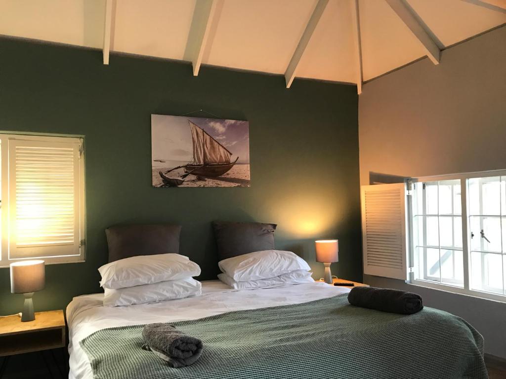 Aluve Guesthouse - King Suite With Balcony