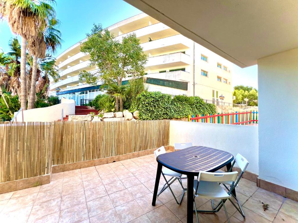 A balcony or terrace at Apartamento para 6 a 5 min Port Aventura en Hotel Festival Village