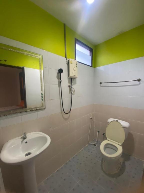 Koupelna v ubytování Pak Klong Room for rent